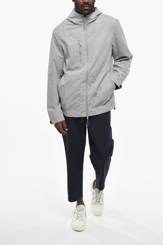 Einfarbige Windjacke mit Seidenfutter