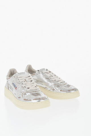 Niedrige Sneaker MEDALIST aus Metallic-Leder mit Schlangeneffekt