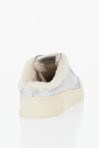 Sneaker-Mules Aus Metallisiertem Leder Mit Shearling-Futter