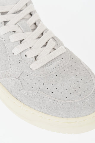 Suede Low Sneakers MEDALIST With Contrast Laces