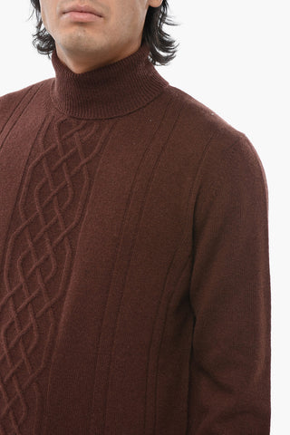 CIRCLE Pure Cashmere Turtleneck