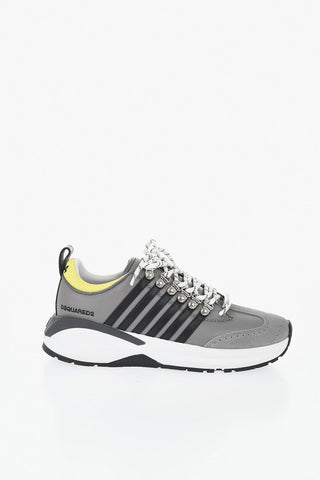 Niedrige zweifarbige Sneaker DASH aus Leder und Wildleder mit kontrastierenden Details