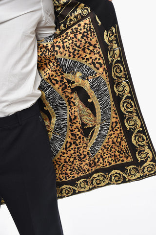 Einreihiger Wollmantel mit bedrucktem Barockfutter