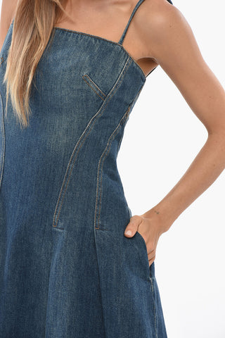 Mini ausgestelltes Denim-Kleid mit Spaghettiträgern