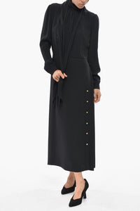 Maxi Vestito Tie Neck con Bottoni Gioiello Effetto Dorati