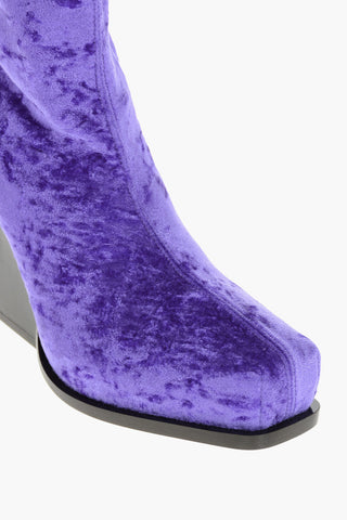 Knielange Cowboy-Stiefel aus Velours mit quadratischer Spitze und strukturiertem 10.5cm Absatz