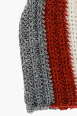 Beanie aus Strick mit Streifenbesatz