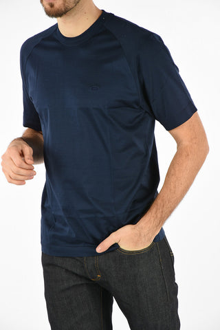 solid color crew-neck T-shirt