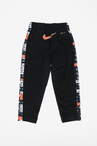 Jogger mit Seitenstreifen