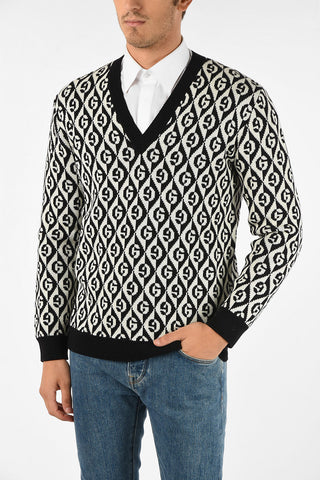 All over logo v-neck sweater