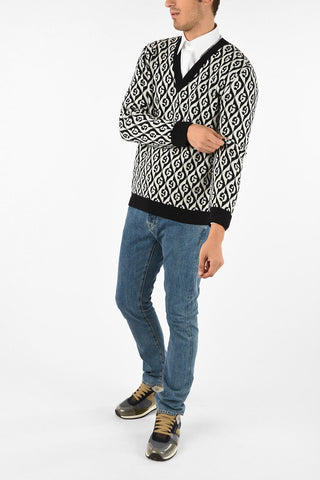 All over logo v-neck sweater