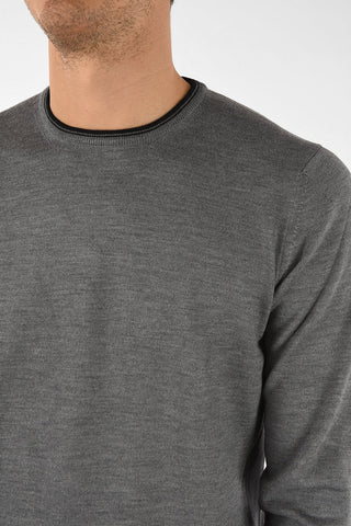maglia girocollo in lana vergine