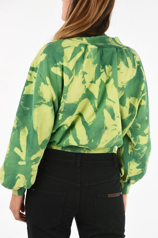 Waist length abstract print turtle-neck sweater