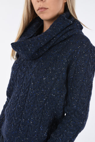 crochet turtle-neck sweater with Luex Details
