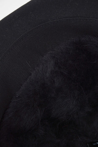 Oversize hat with lapin