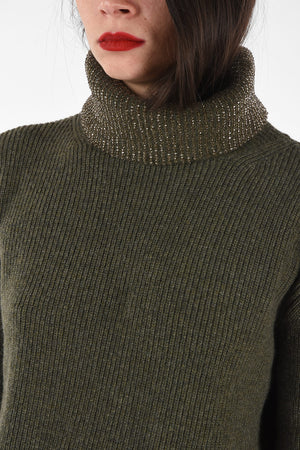 maglia a collo alto crochet con applicazioni Gioiello