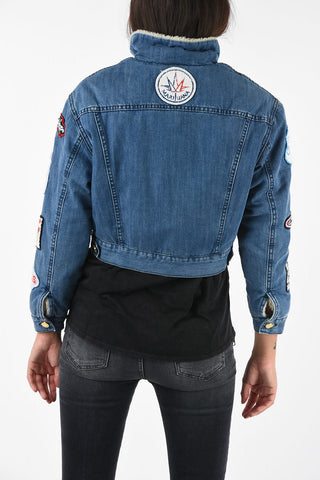 Giubbotto Crop in Denim con Toppe Ricamate