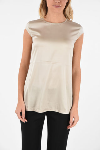 Sleeveless top with zip closure on the back