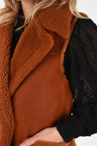 1-Button Sleeveless Shearling Jacket