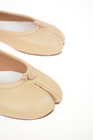 M22 Leather TABI Ballet Flat