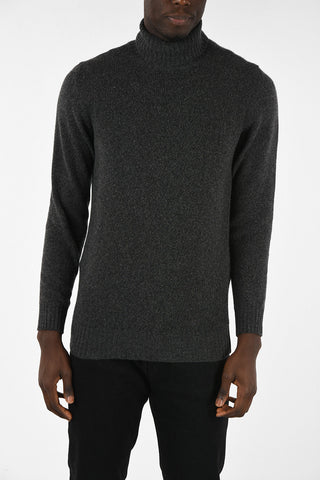 Cashmere Turtle-neck Sweater
