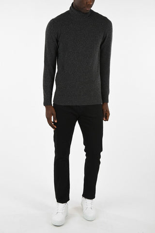 Cashmere Turtle-neck Sweater