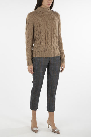 cable knit V-shape sweater