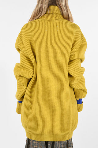 MM0 Ribbed Turtleneck Sweater