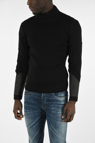 turtle-neck sweater With applications