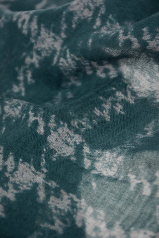 140x130cm Check OSCAR Scarf with Fringe
