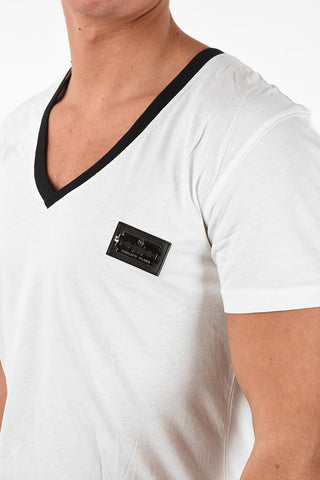v-neck FLAG t-shirt