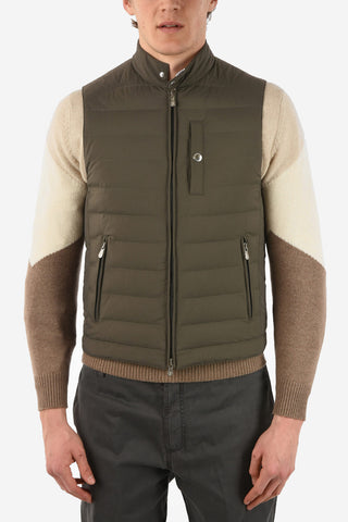 Piumino Smanicato con Chiusura Zip