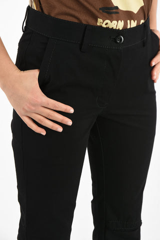 Tapered jeans with visible Seams