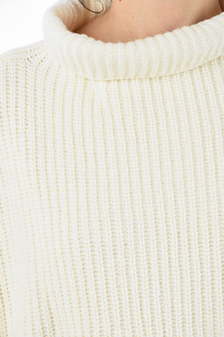 Turtleneck M-WARM Knit Cable Sweater