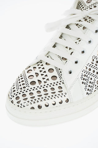 Sneakers in Vernice con Decori Laserati