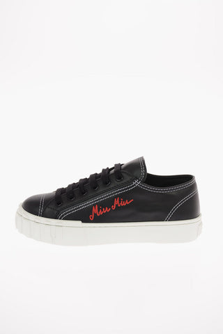 Sneakers in Pelle con Logo Ricamato