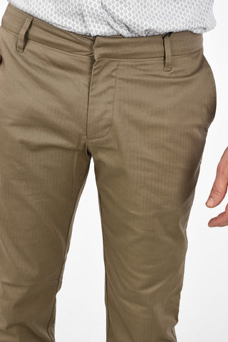 ARMANI EXCHANGE Slim Fit Herringbone P41 Chino Pants