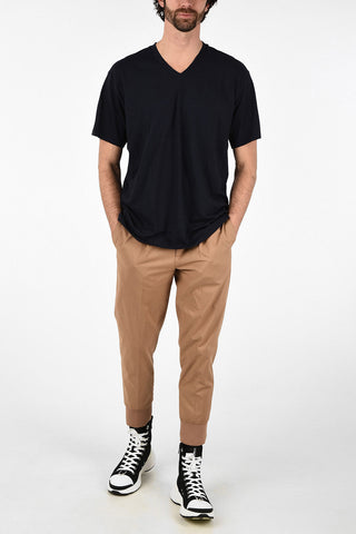 T-Shirt Easy Fit con Collo a V