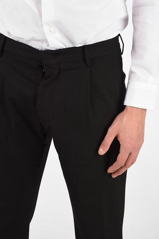 pantalone a doppia pince con passanti