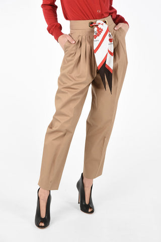 Pantaloni con Chiusura a Scomparta e Foulard in Vita  