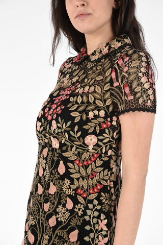 Vestito a Maniche Corte con Ricamo Floreale e Sottoveste
