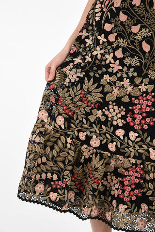 Vestito a Maniche Corte con Ricamo Floreale e Sottoveste