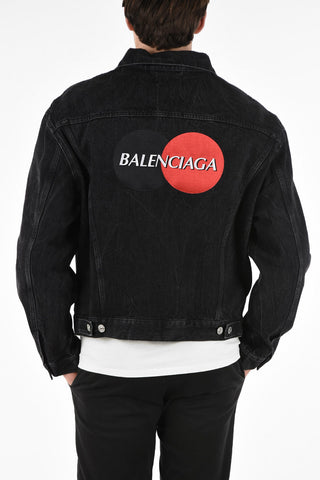 giubbotto in denim con logo ricamato