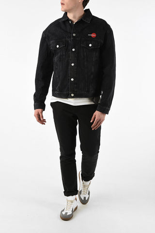 giubbotto in denim con logo ricamato