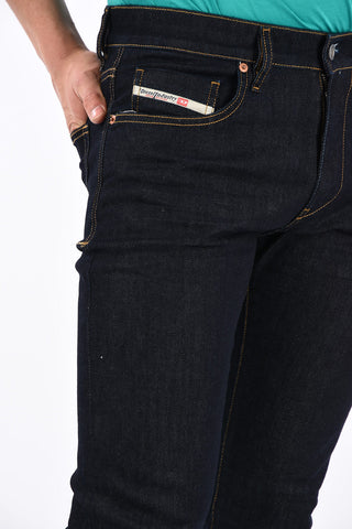 16cm Tapered Fit D-STRUKT Jeans L.32