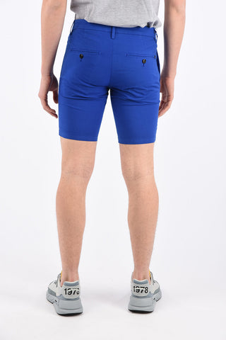 shorts a una pince in cotone stretch