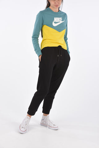 t-shirt con stampa logo