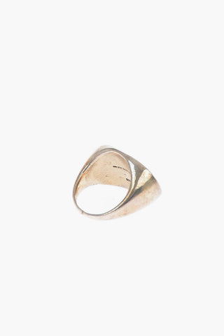 Anello LOVE in argento superficie piatta
