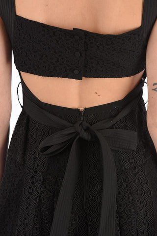 Mini Flare Dress in Pizzo con Schiena Scoperta 