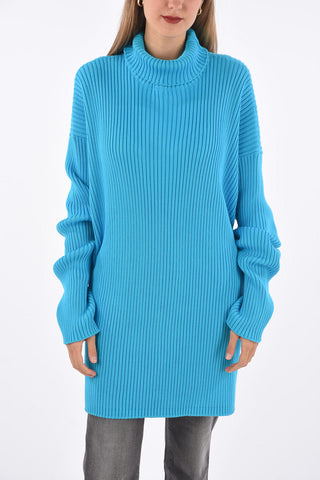 maglia a coste collo alto oversize fit